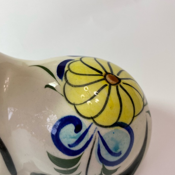 Ceramic hand painted cat - Picture 3 of 11